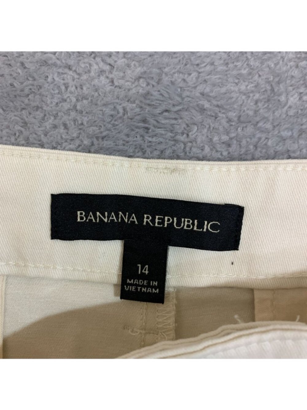 NWT Banana Republic Women's 14 Beige Tan Pleat Front Chino Shorts 5.5" Inseam - Picture 7 of 11